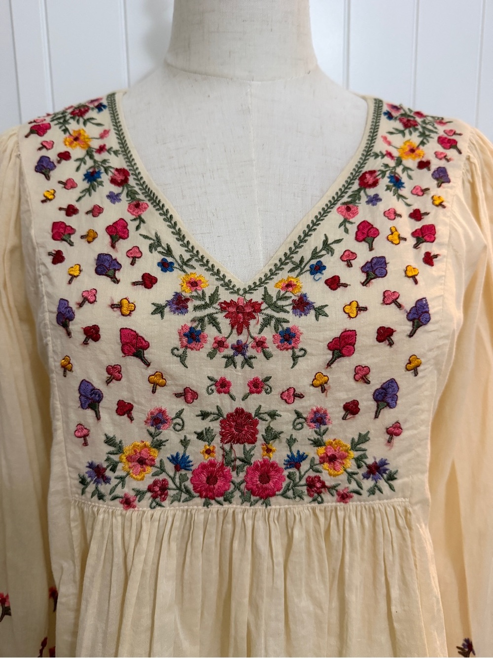 Cream Embroidered Peasant Blouse with Colorful Floral Detail - Picture 4 of 17